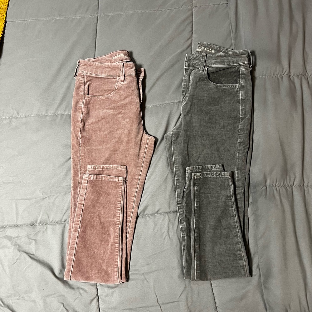American eagle regular, size 4 like new, used twice, color gray and light red